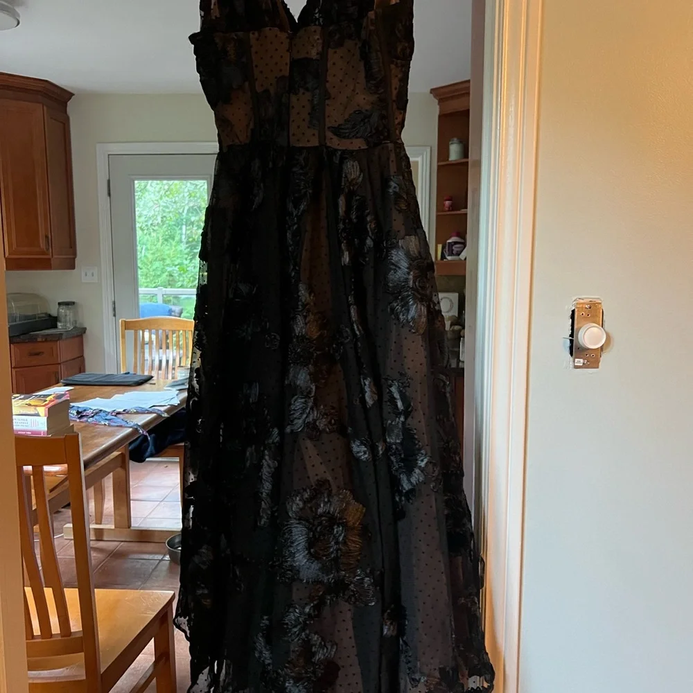 House of CB Black Floral Lace Midi Dress - Picture 3 of 4